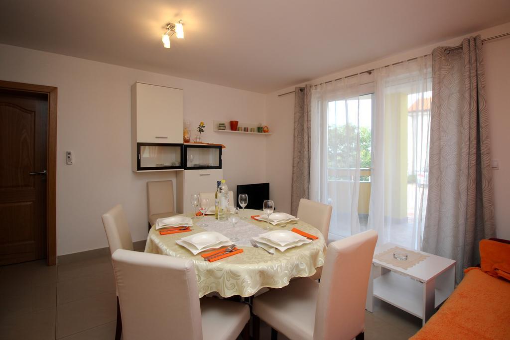 Apartments Koritnik Punat Camera foto