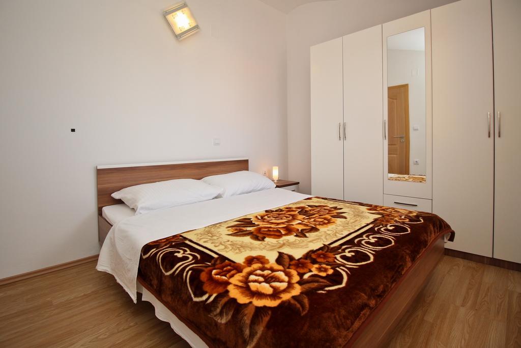 Apartments Koritnik Punat Esterno foto